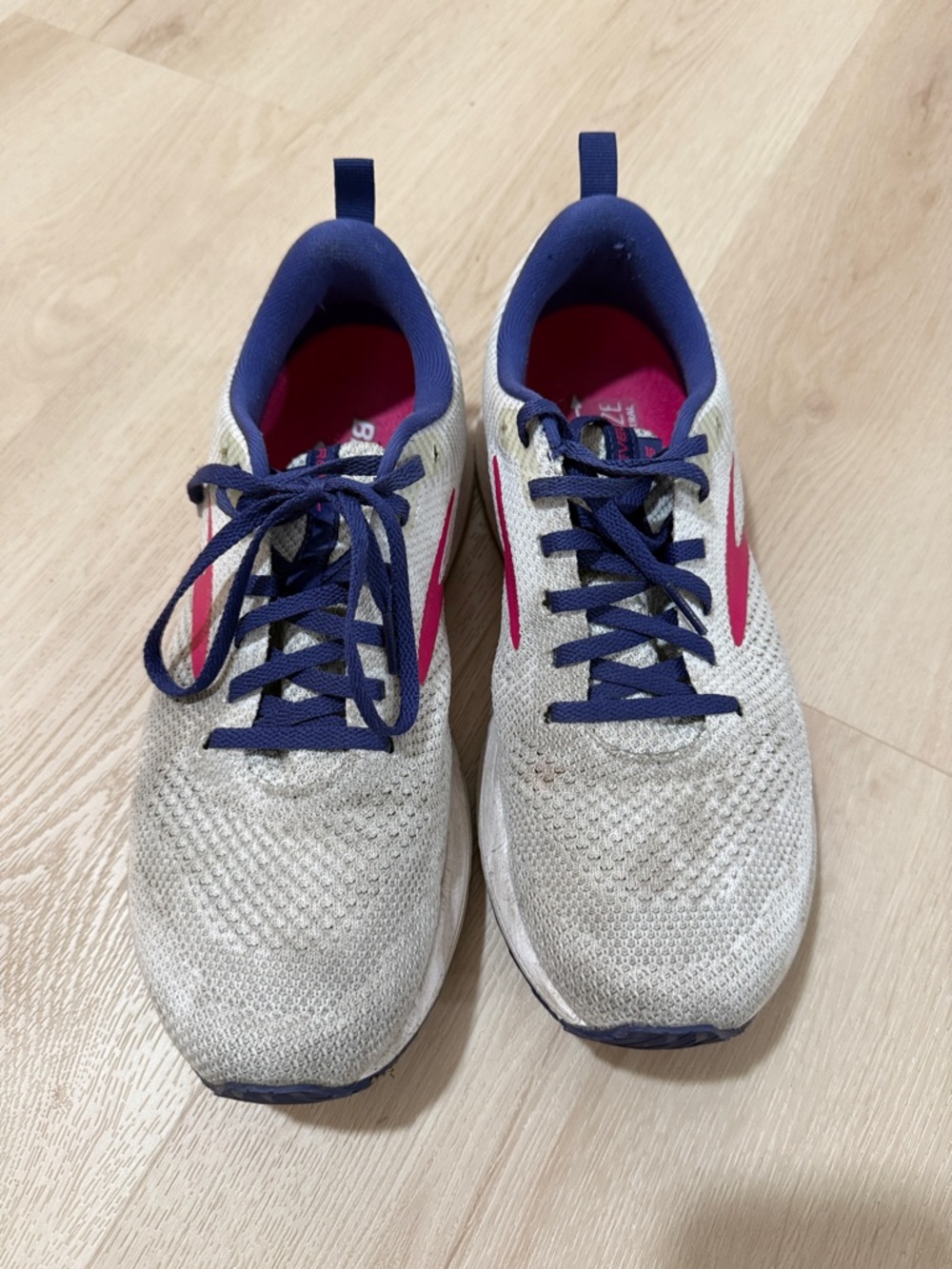 Brooks Revel 5 Women's Running Shoes Cream with Blue and Pink Accents